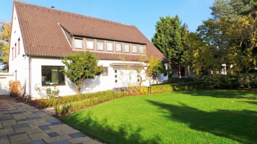 Großzügig geschnittene 3 Zimmerwohnung im 3 Parteienhaus mit herrlichem Ausblick