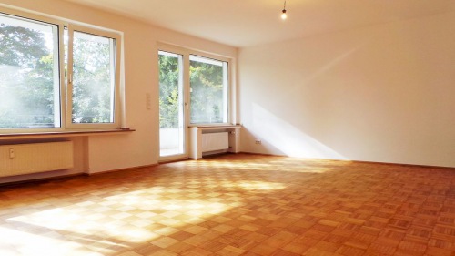 Frisch sanierte und vollständig renovierte 3 Zimmerwohnung mit Balkon in ruhiger Lage