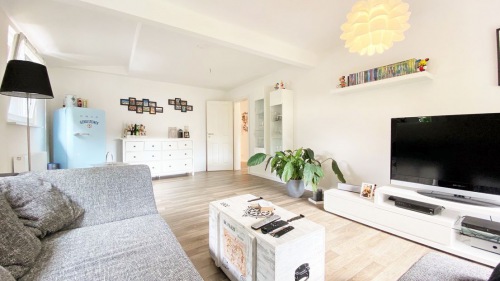 raumhaft geschnittene 2 Raumwohnung mit großer Wohnküche und Dachterrasse