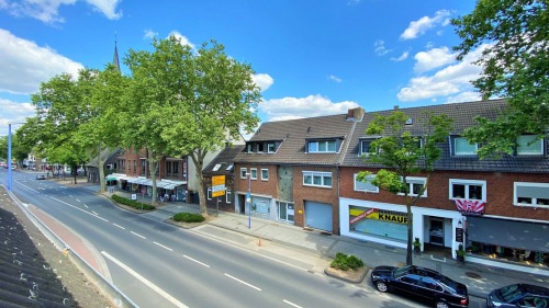 !! Sanierte & TOP vermietete Dachgeschosswohnung inkl. Einbauküche und einem Gartenanteil