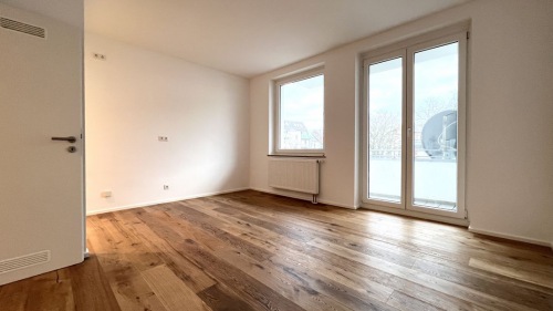 Hochwertig sanierte 2 Raum-Wohnung mit offener Küche und Balkon im Szeneviertel
