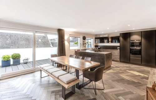 Luxuriöse Maisonette Penthouse-Wohnung mit 2 Bädern