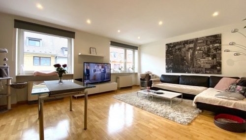 Zentral gelegene und hervorragend aufgeteilte 2 Raum-Wohnung inkl. Einbauküche