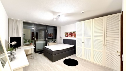 Zentral gelegenes Apartment mit Balkon Pantryküche & Möblierung