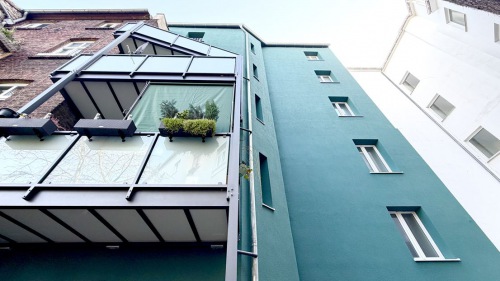 TOP gepflegtes und 90 % durchsaniertes Mehrfamilienhaus in zentraler Lage